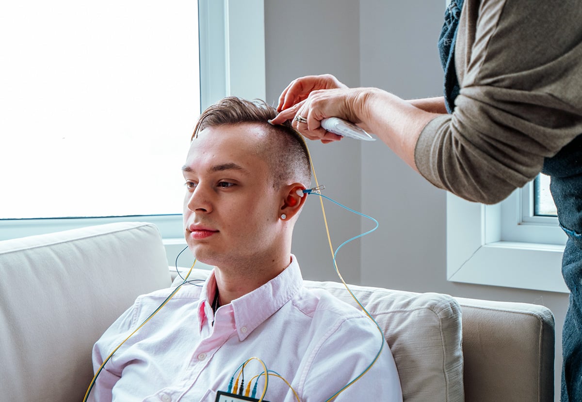 Find a trainer someone hooking up neuroptimal to client